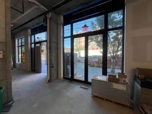 139 Christopher Columbus Drive image 10 of 16