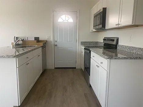21423 SW Beach Blvd — Photo 6