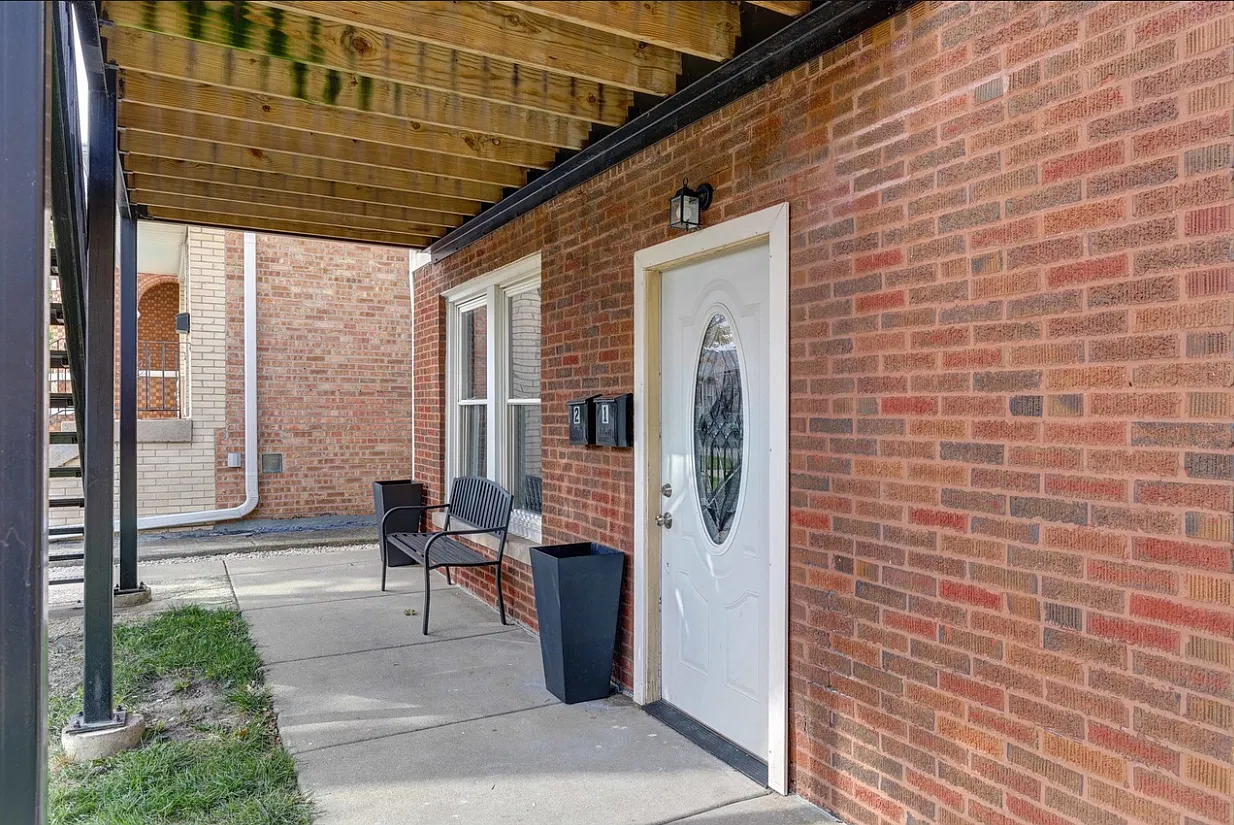 2 bed, 1022 sqft, $2,000 — Photo 3
