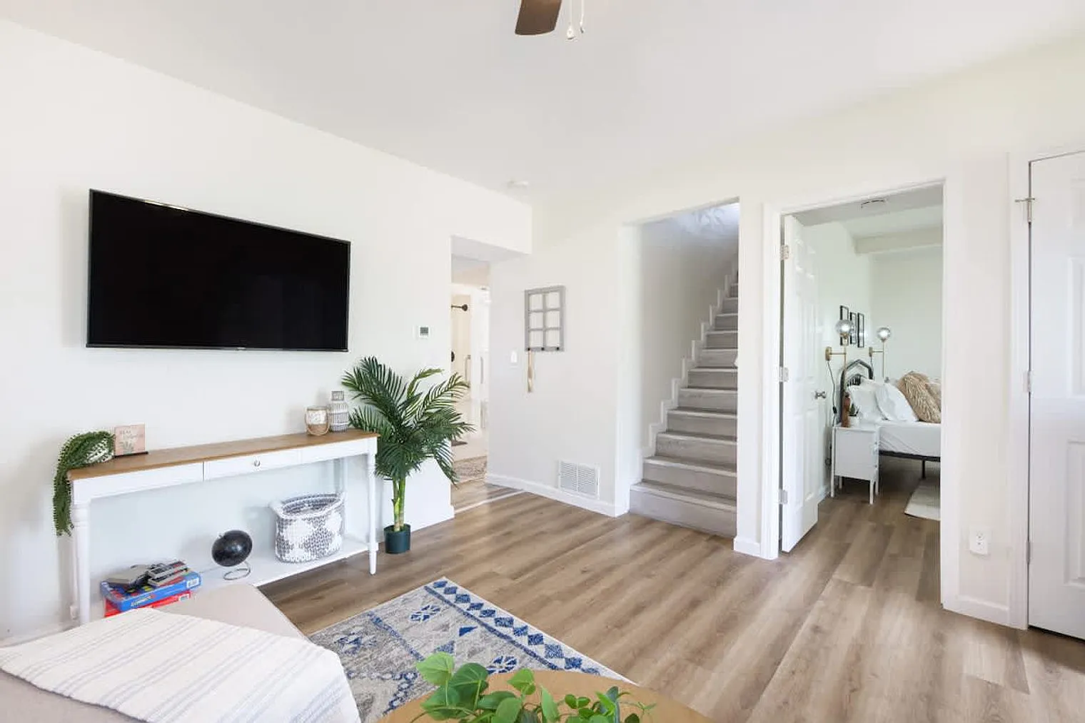 4 bed, 1.0 bath, $3,225 — Photo 4