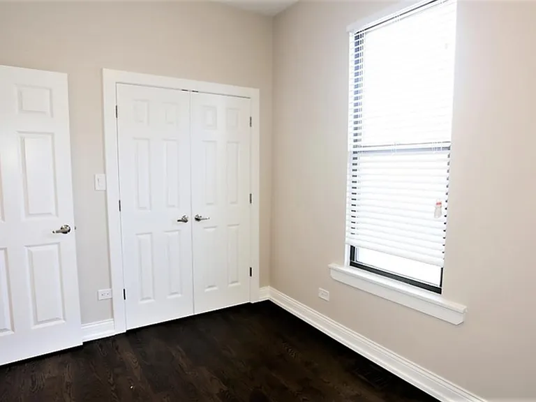 2943 W Diversey Ave #2E — Photo 7