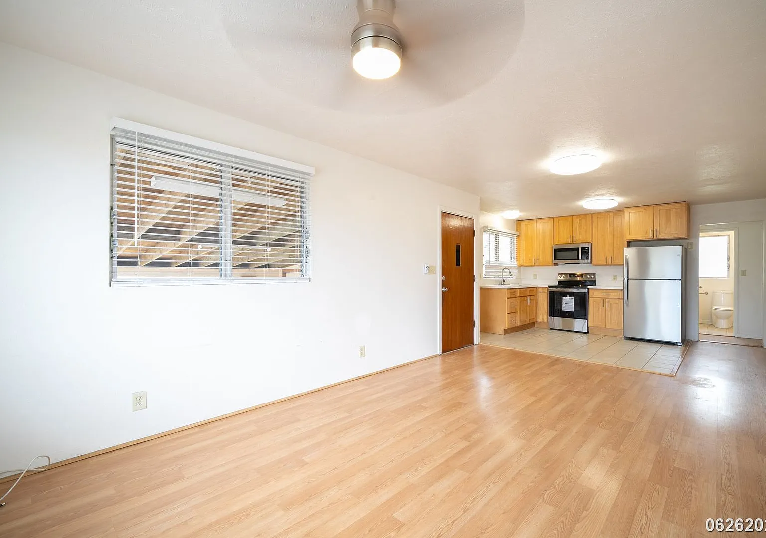 $3,500 / 3br 2ba 991 Sf Home In Liliha | Available Now! (Honolulu) — Photo 2