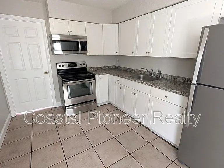 5828 3rd St E — Photo 18