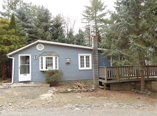 109 Apple Dr, Greentown, PA 18426