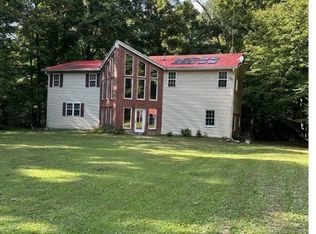 1521 Spindlebrook Lane, Scottsburg, IN 47170