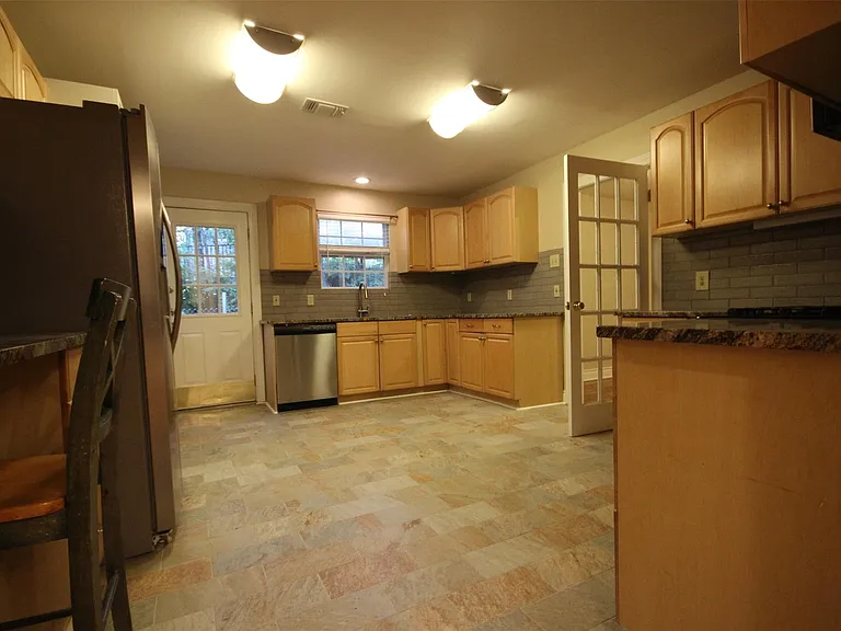 2206 W 10th St — Photo 6