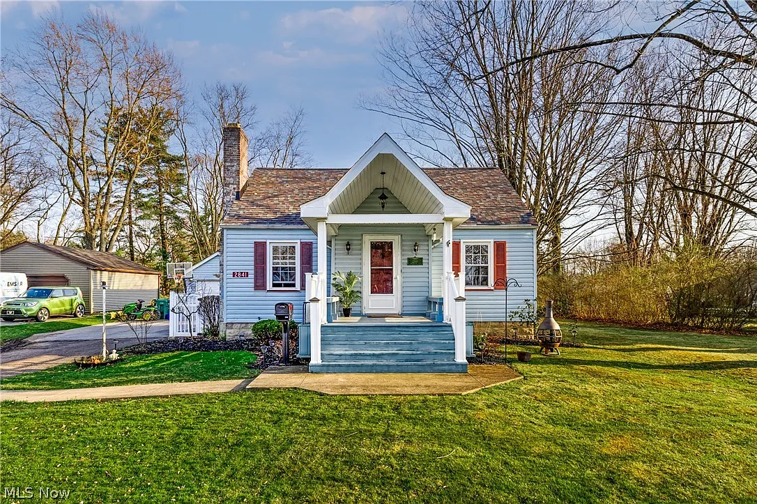 2841 Highland Ave photo 1
