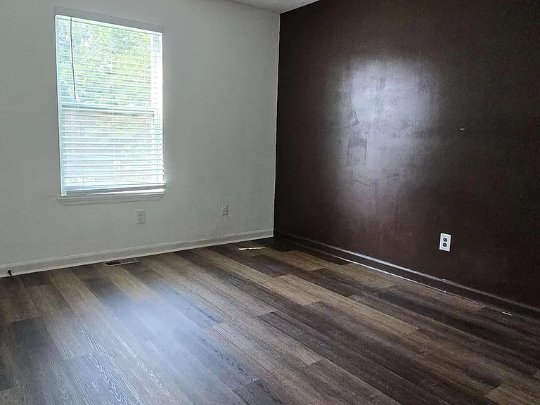 912 Curry Cir SE — Photo 7