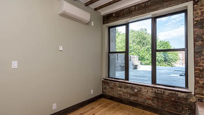 Rented by Nooklyn NYC LLC | media 8