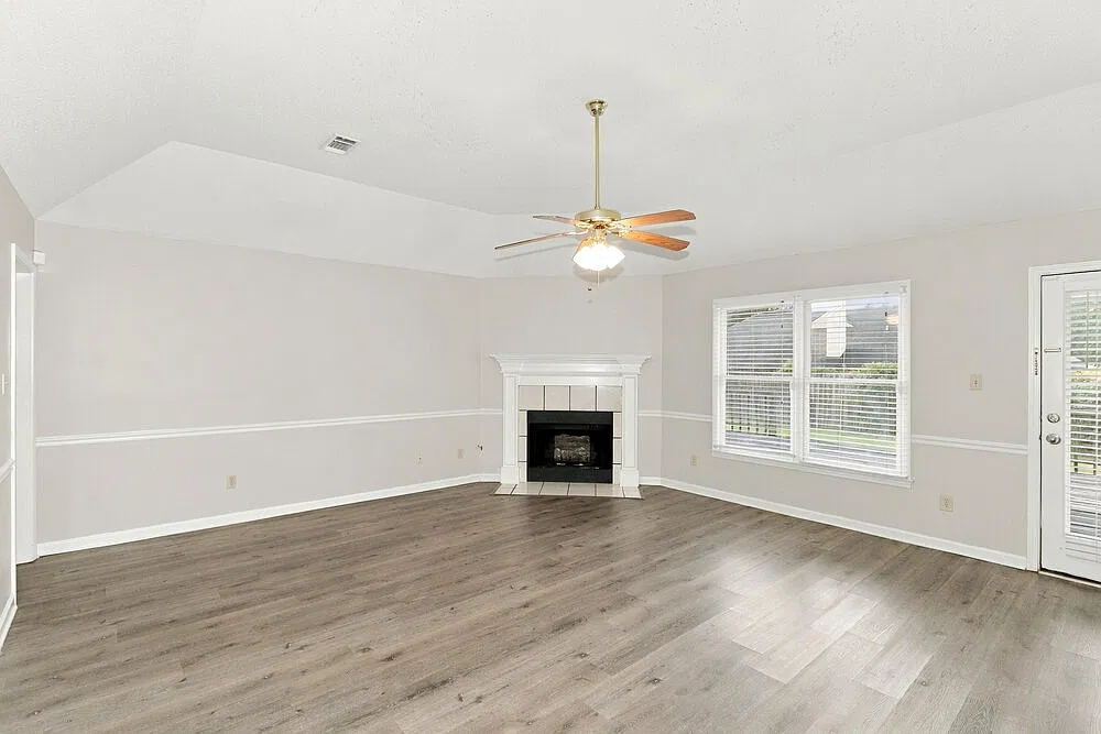 4 bed, 2.0 bath, 2175 sqft, $2,170 — Photo 4
