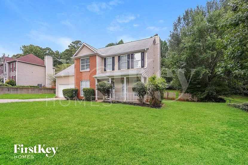 4 bed, 2.5 bath, 2212 sqft, $2,185 — Photo 2