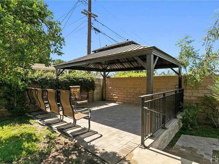 536 Hampton Rd — Photo 5