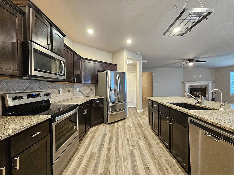 6811 Keechi Valley Dr — Photo 7