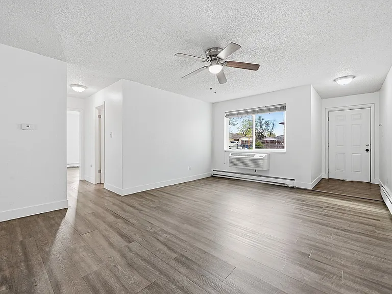 1164 Yosemite St #1B — Photo 9