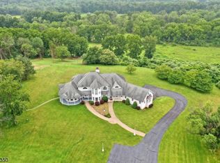 935 Potters Rd, Newton, NJ 07860