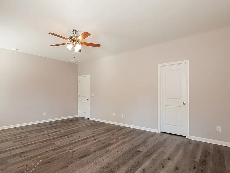 2304 Lake Vista Dr — Photo 9