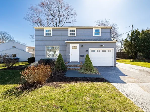 105 Greenvale Dr, Rochester, NY 14618