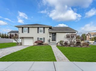 2149 Shoreham Way, Merrick, NY 11566