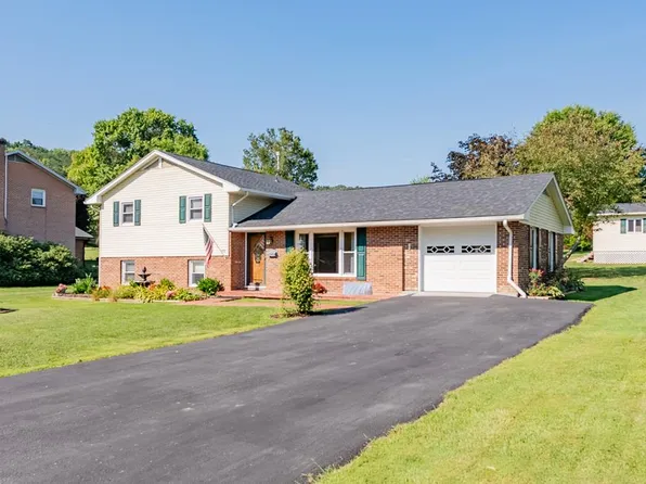 855 N 18th St, Wytheville, VA 24382