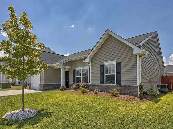 915 Dovefield Ln, Lexington, SC 29073