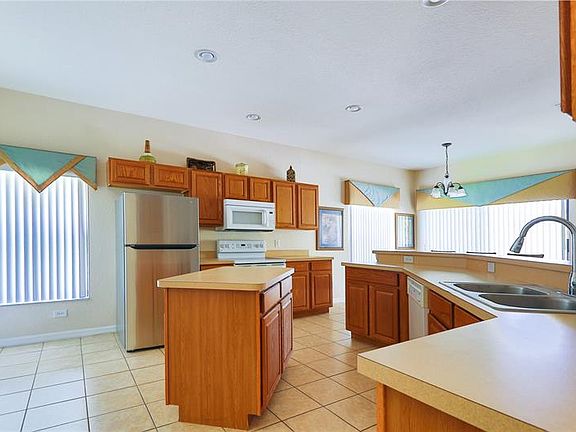 5th image of 9007 Murano Mews Ct