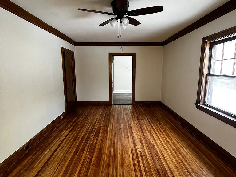 1315 E 2nd St #B — Photo 3