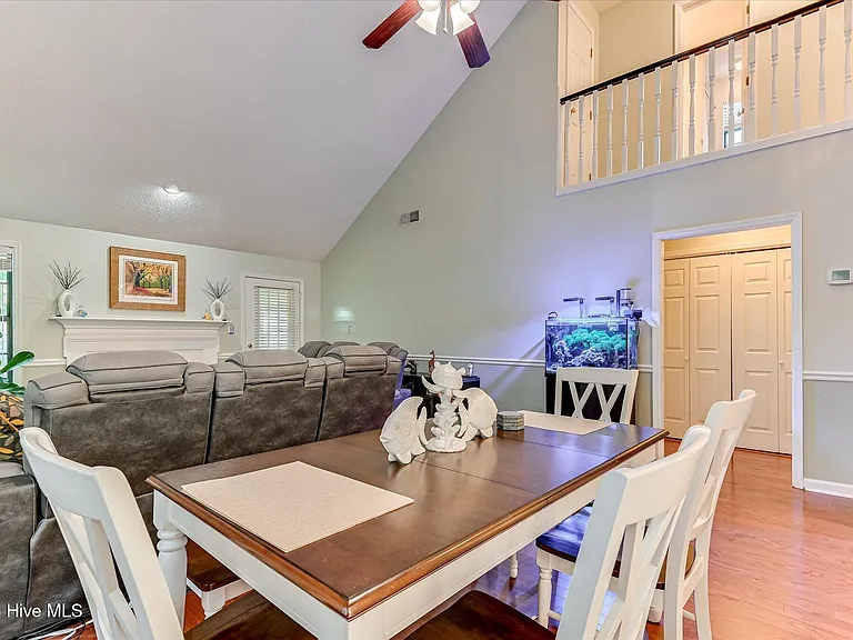 2528 Commons Trce — Photo 14