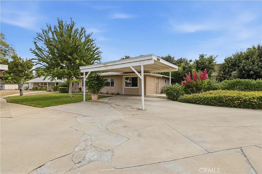 3 bed, 1200 sqft, $3,800 — Photo 2