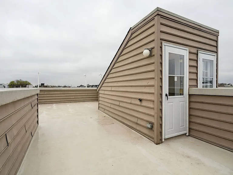 1633 Carpenter St — Photo 28
