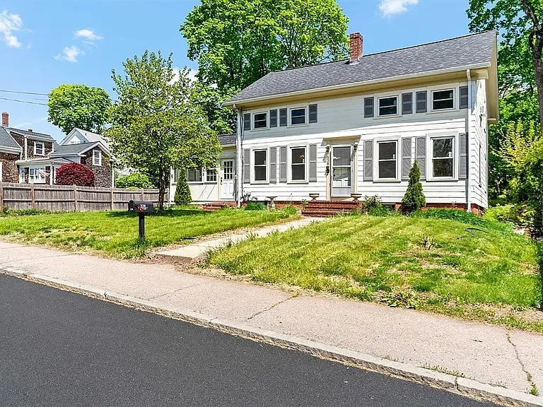 338 Elm St — Photo 1