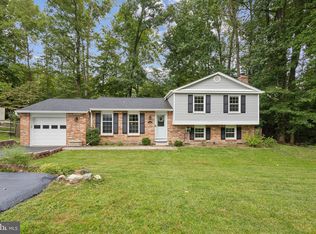 8483 Falling Leaf Rd, Springfield, VA 22153