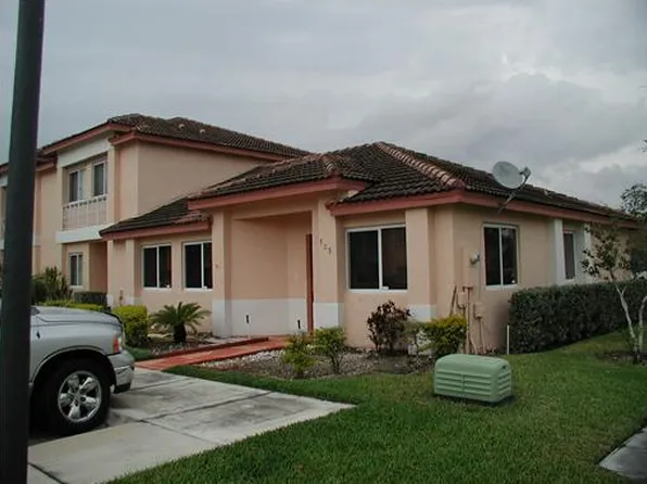 709 NW 208th Way, Pembroke Pines, FL 33029