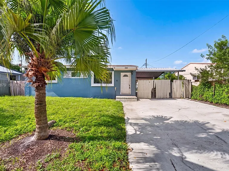 2420 NW 141st St — Photo 3