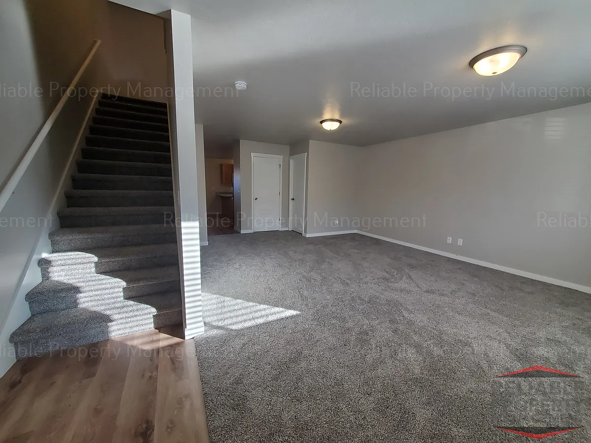 Building Photo - 2015 Lawrence Ln #303