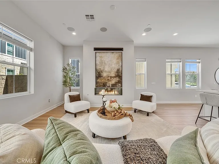 141 Edna Pkwy — Photo 25