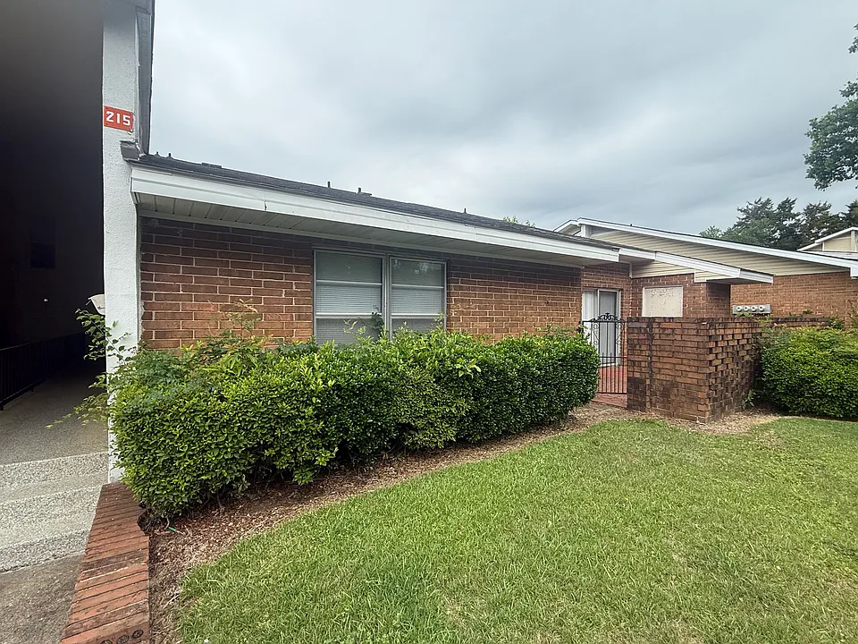 215 Westcliff Cir #C