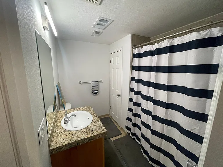 13858 Harrison St — Photo 21