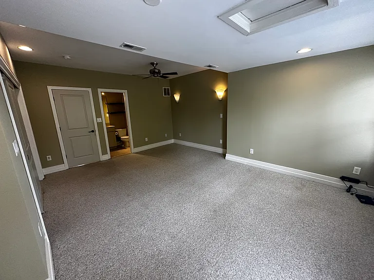 233 16th St SE — Photo 31