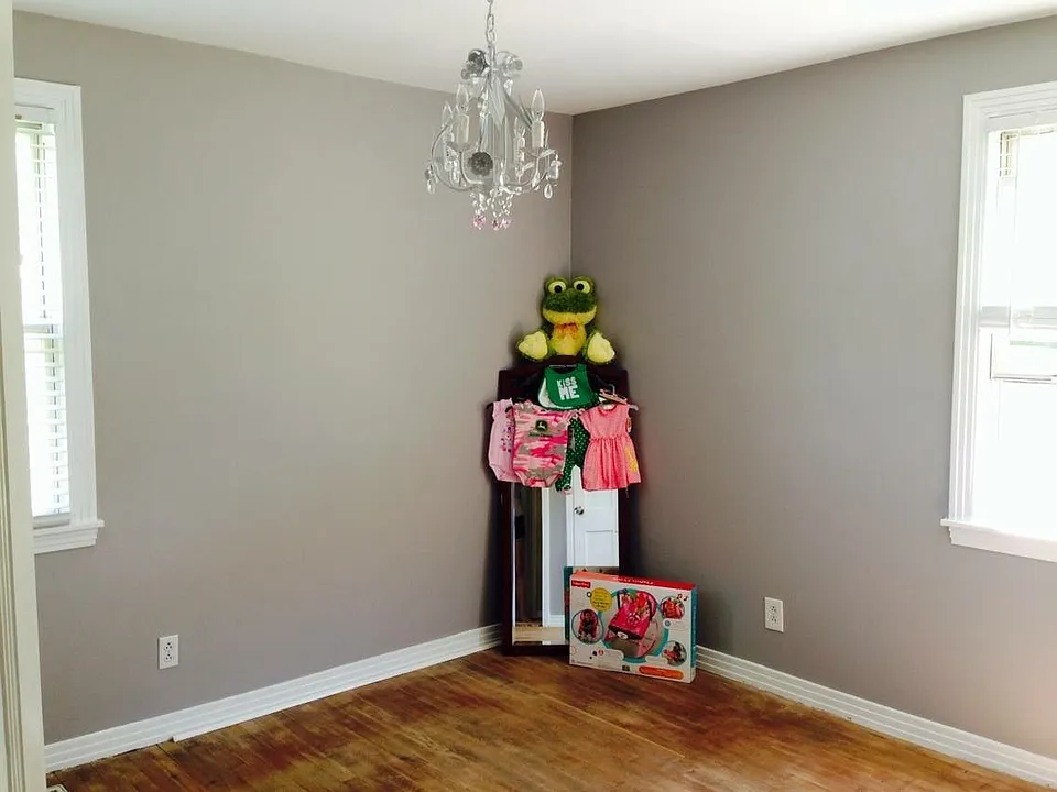  Second bedroom 