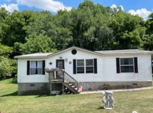 302 Wolf St, Narrows, VA 24124