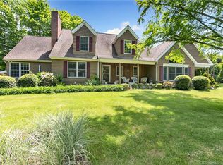 42 Canoe Brook Rd, Trumbull, CT 06611