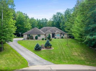 425 Hill Haven Ct, Little Suamico, WI 54141