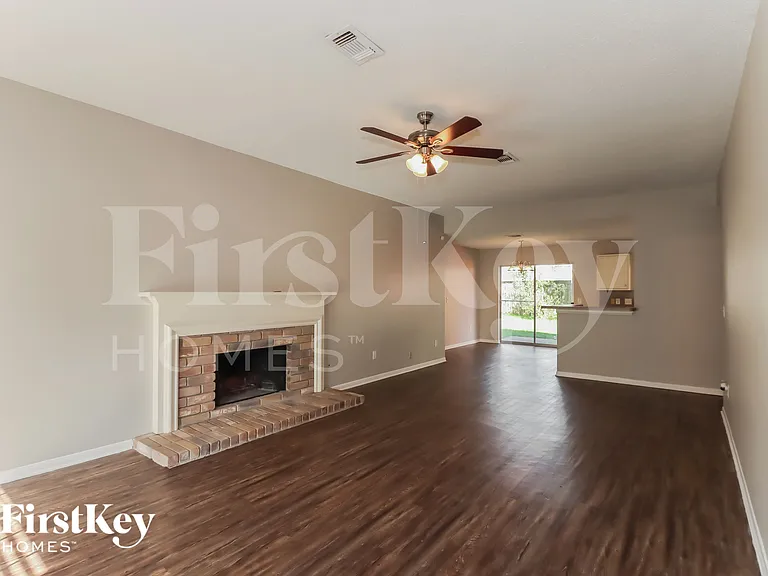 21219 Park Bluff Dr — Photo 4