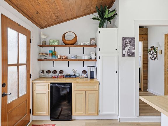 5th image of 1768 Wells Landing Rd