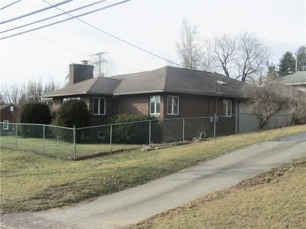 106 N Humberson Dr, Somerset, PA 15501