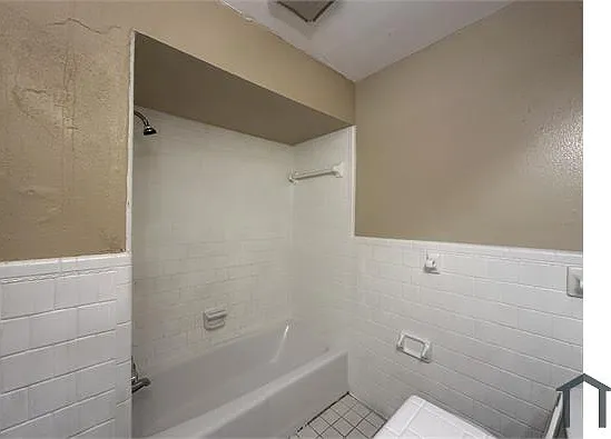2210 Avenue O — Photo 8