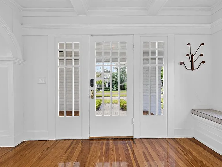 3003 W Harbor View Ave — Photo 2