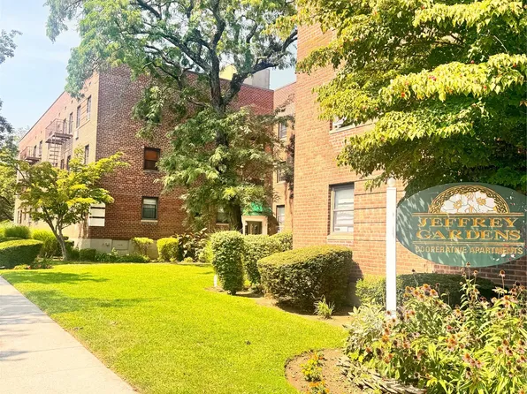215-09 47th Ave #2C, Bayside, NY 11361