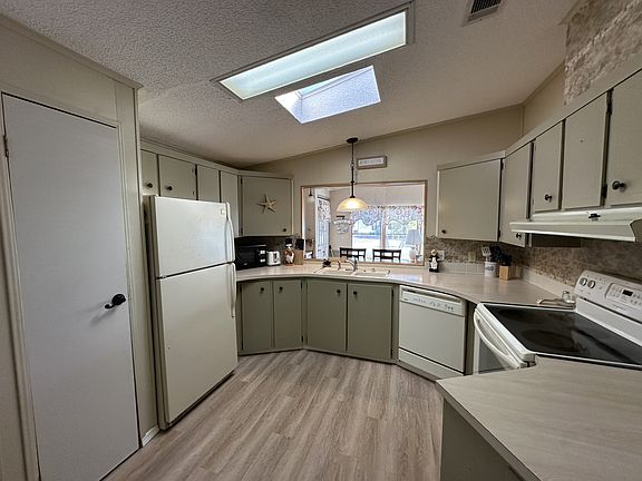5th image of 3208 E Derry Dr #3208