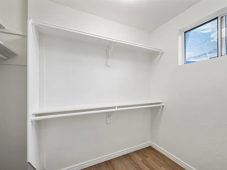 5924 W Seldon Ln — Photo 18